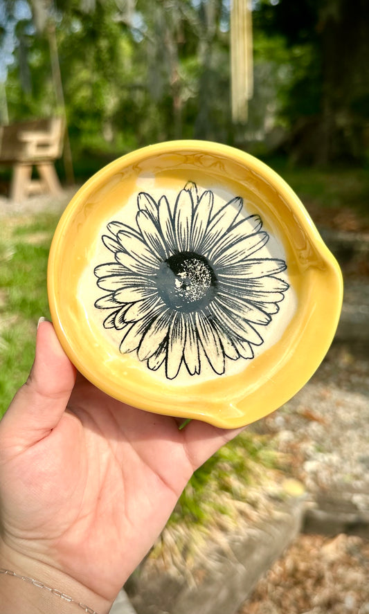 Daisy Spoon Rest - Pre Order